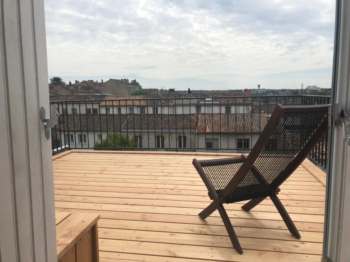 Beautifully Renovated Rooms On Place New York Angouleme Exterior photo
