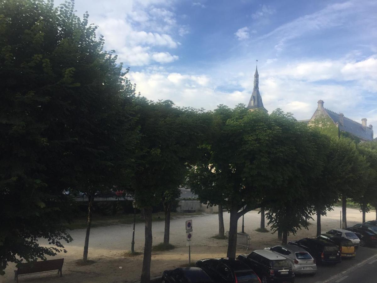 Beautifully Renovated Rooms On Place New York Angouleme Exterior photo